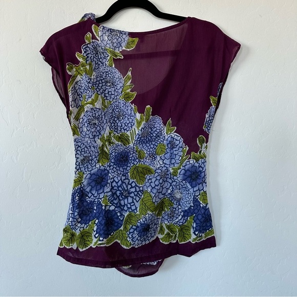 We Love Vera Silk Cotton Blend Floral Hydrangea Puckered Scalloped Hem Blouse - Picture 5 of 11